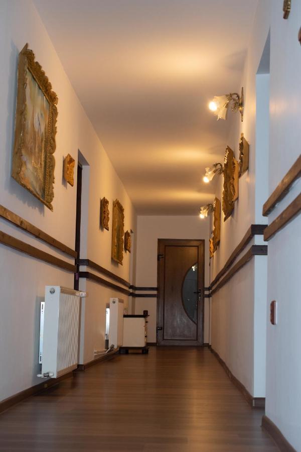 Hotel Casa Poenaru Câmpulung Moldovenesc Esterno foto